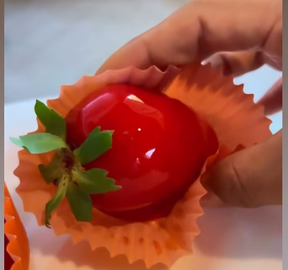 Logo Morango do Amor